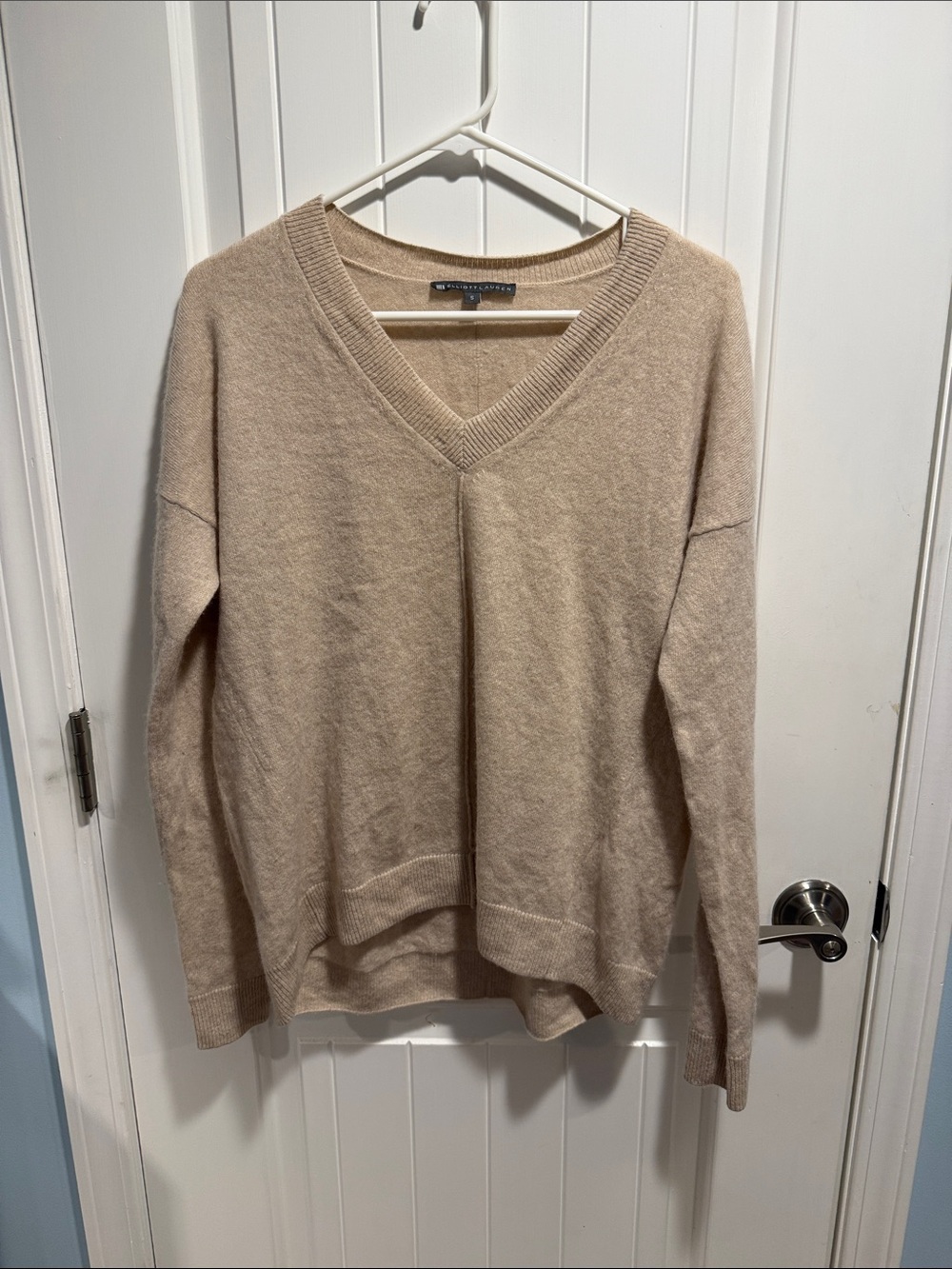 Elliott Lauren Tan V-Neck Cashmere Sweater, Women's Small